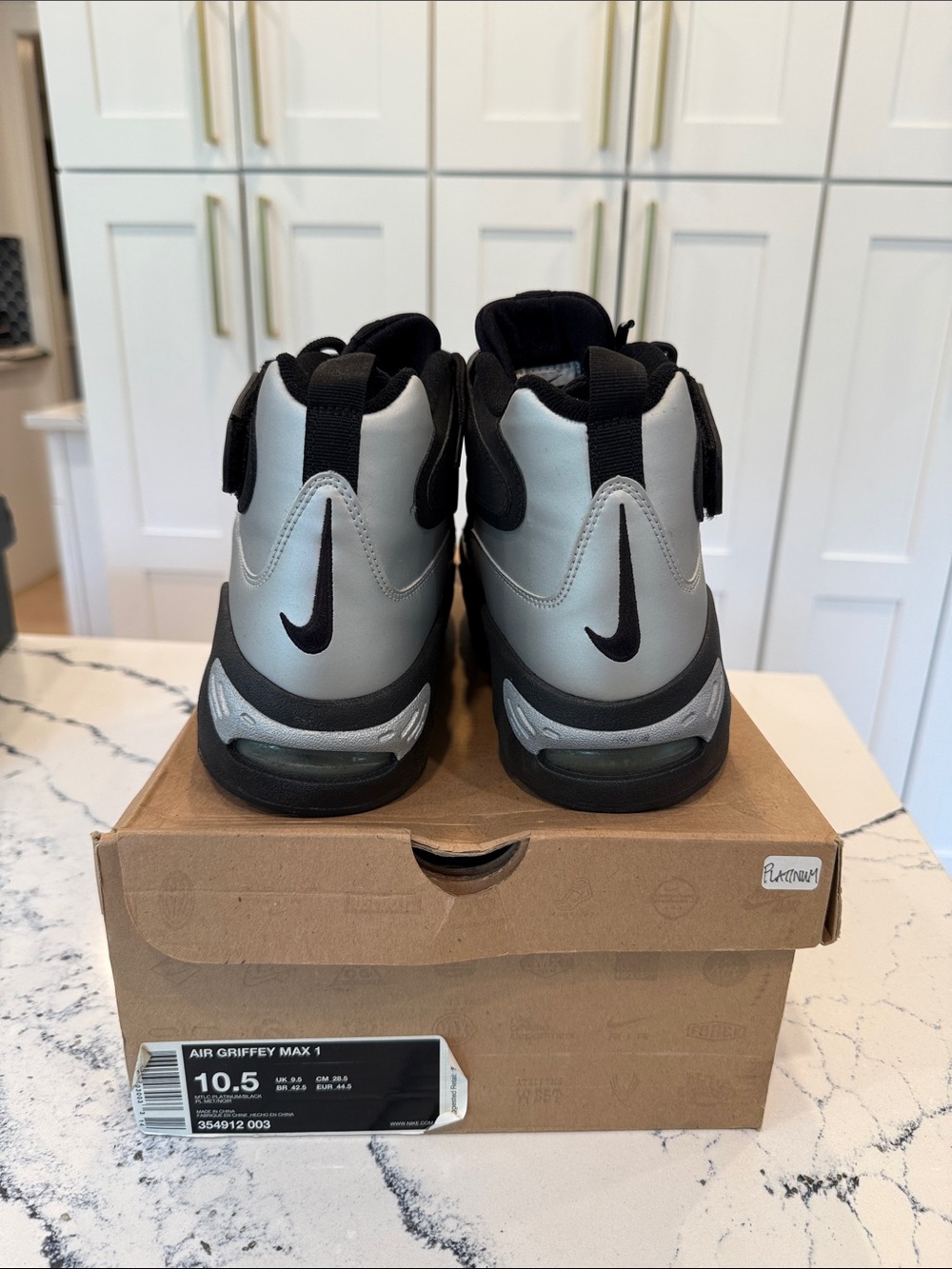 Men’s Nike Air Griffey Max 1 in Metallic Platinum/Black. - Picture 2 of 5